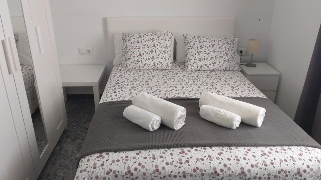 C&b Lola H4 - Habitación Privada - Aire Acondicionado - Baños Compartidos Puerto Real